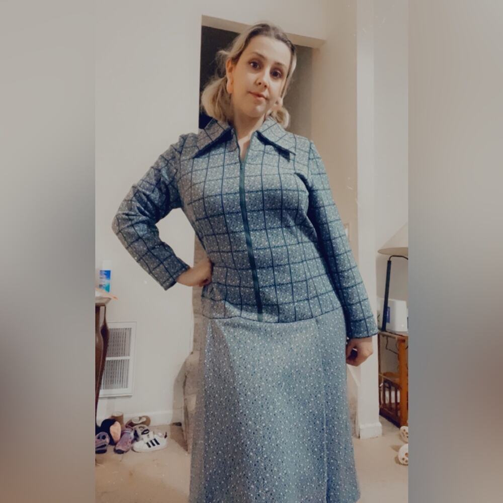 70s dagger collar suit dress